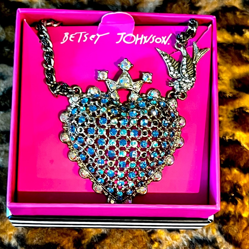 Betsy Johnson beautiful blue heart with bird necklace